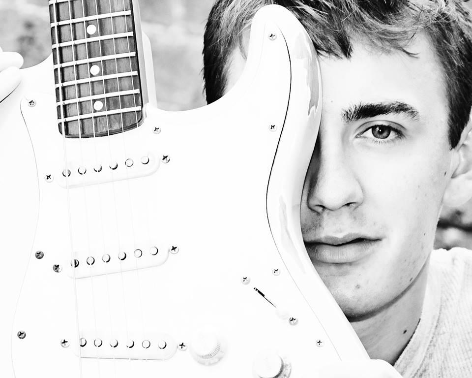 https://cdn.indiemusicreviews.net/images/paul-childers-naked-poetry.jpg