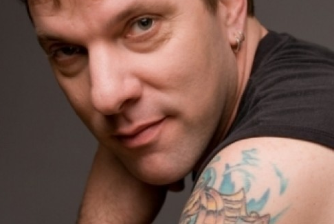 https://cdn.indiemusicreviews.net/images/phil-circle-tells-musical-tales.png