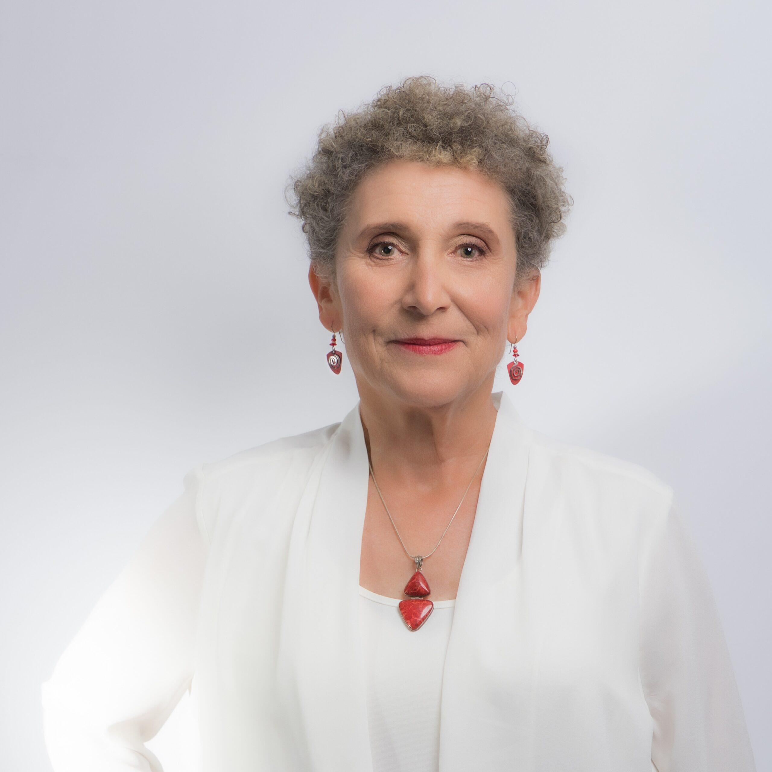 https://cdn.indiemusicreviews.net/images/pianist-and-composer-lisa-swerdlows-single-a-rhapsody-lives-in-you-nominated-for-best-new-age-contemporary-instrumental-song.jpg