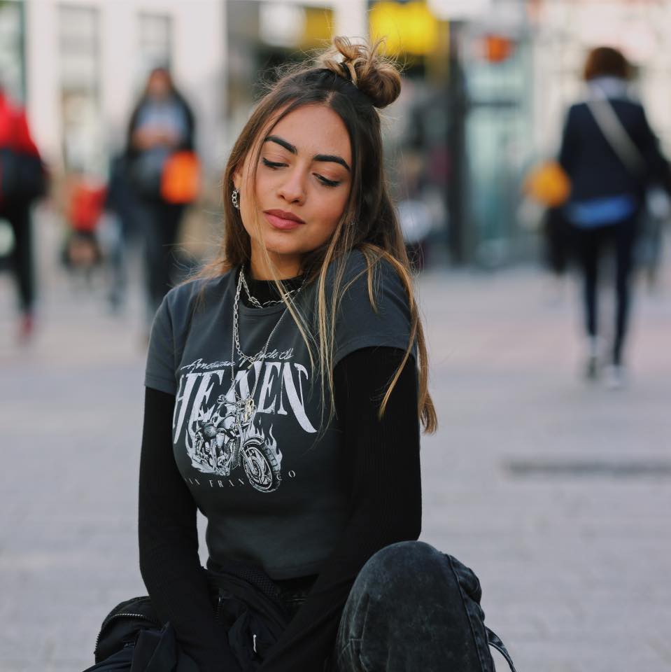 https://cdn.indiemusicreviews.net/images/presenting-mel-maryns-the-rising-pop-rock-artist.jpg
