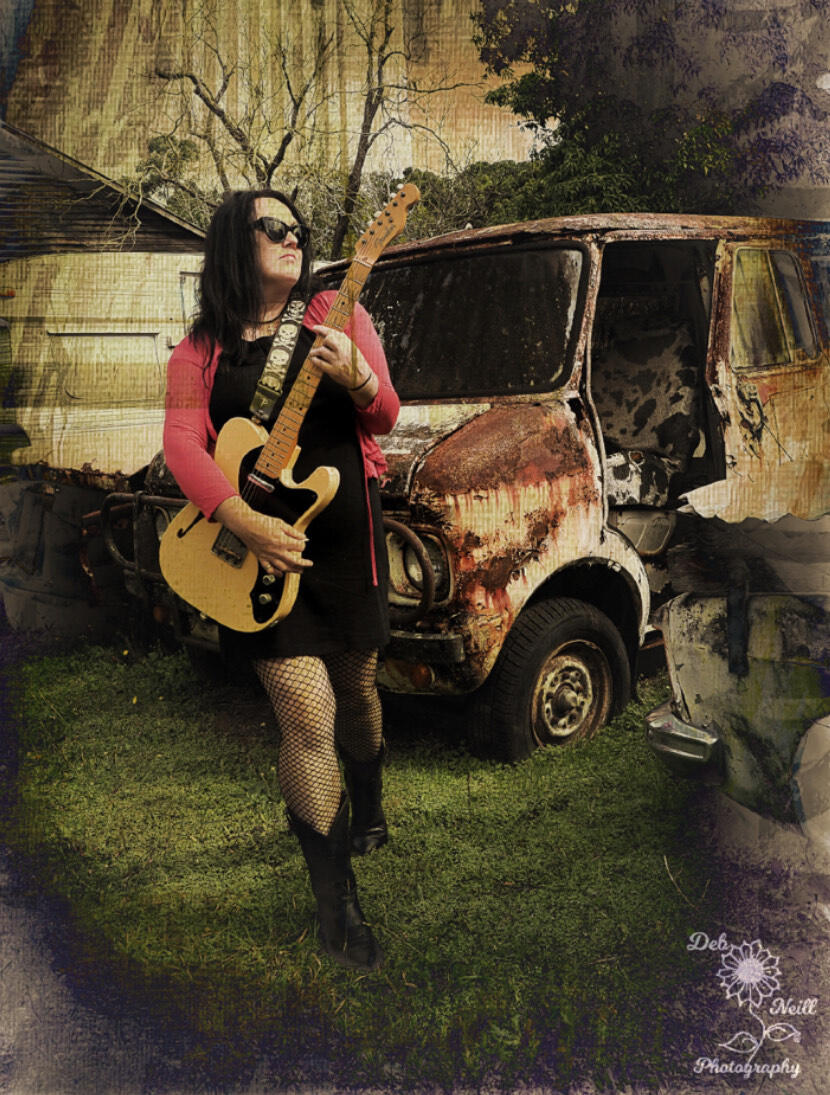 https://cdn.indiemusicreviews.net/images/presenting-the-award-winning-musician-the-amanda-emblem-experiment.jpg