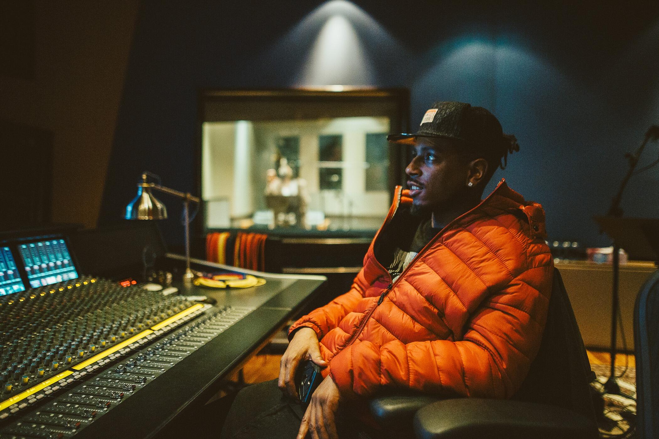 https://cdn.indiemusicreviews.net/images/radio3000-climbing-the-bds-internet-radio-mainstream-rb-hip-hop-chart-currently-at-27-while-keeping-it-authentik.jpg