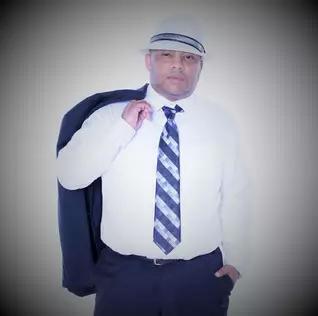 https://cdn.indiemusicreviews.net/images/rb-singer-songwriter-carlos-neal-presents-the-presentation.jpg
