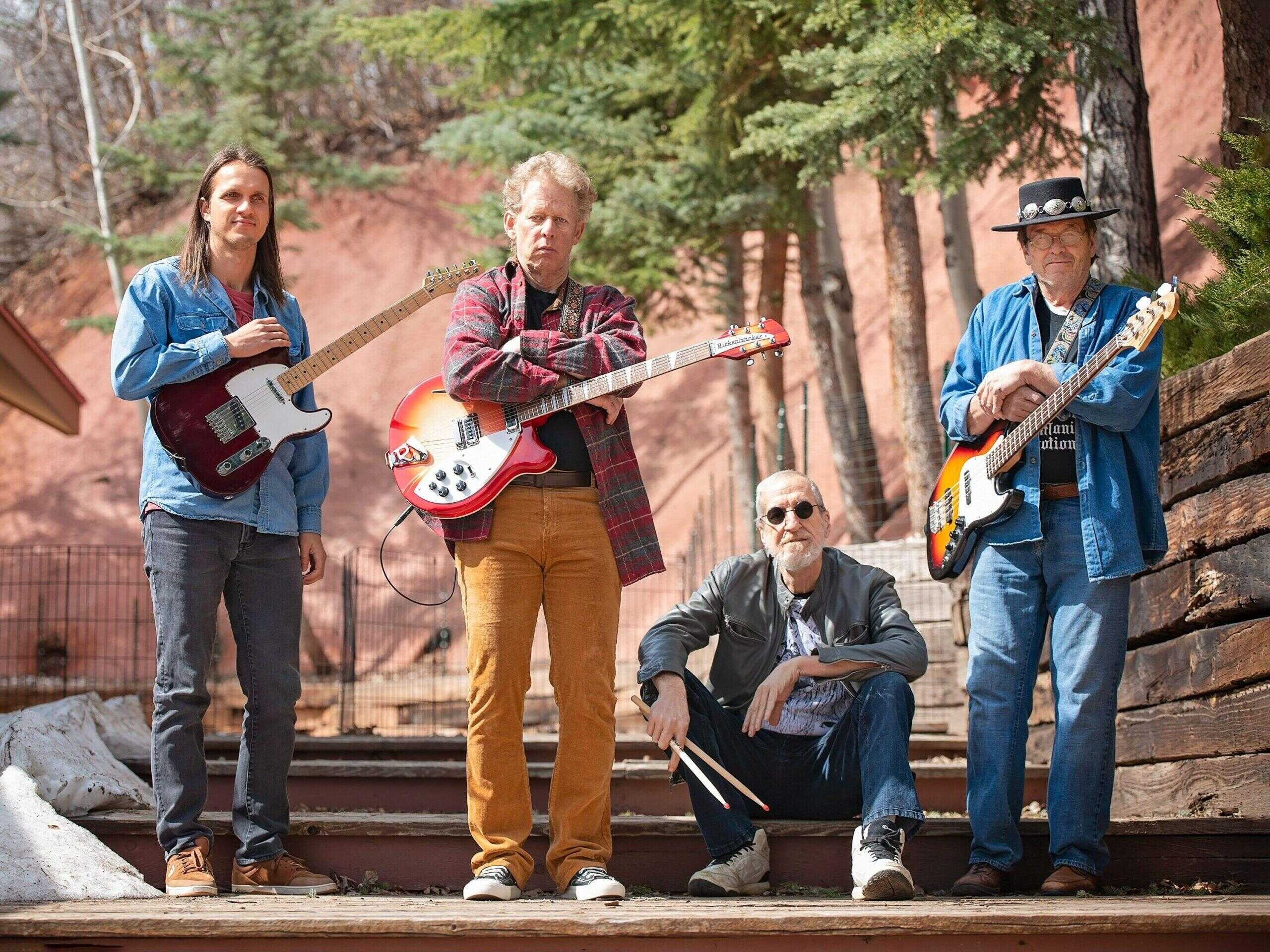 https://cdn.indiemusicreviews.net/images/resurgent-rock-with-a-unique-style-gary-dranow-and-the-manic-emotions-unveil-stunning-new-rock-album.jpg