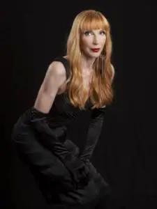 https://cdn.indiemusicreviews.net/images/retro-jazz-vocalist-laura-ainsworth-wraps-award-winning-year-with-japan-distribution-deal.jpg
