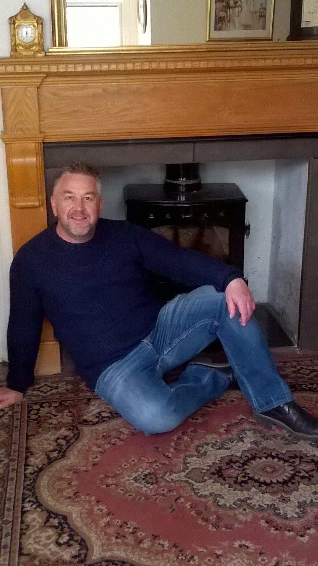https://cdn.indiemusicreviews.net/images/rich-or-poor-keith-dunns-music-features-universal-experiences.jpg