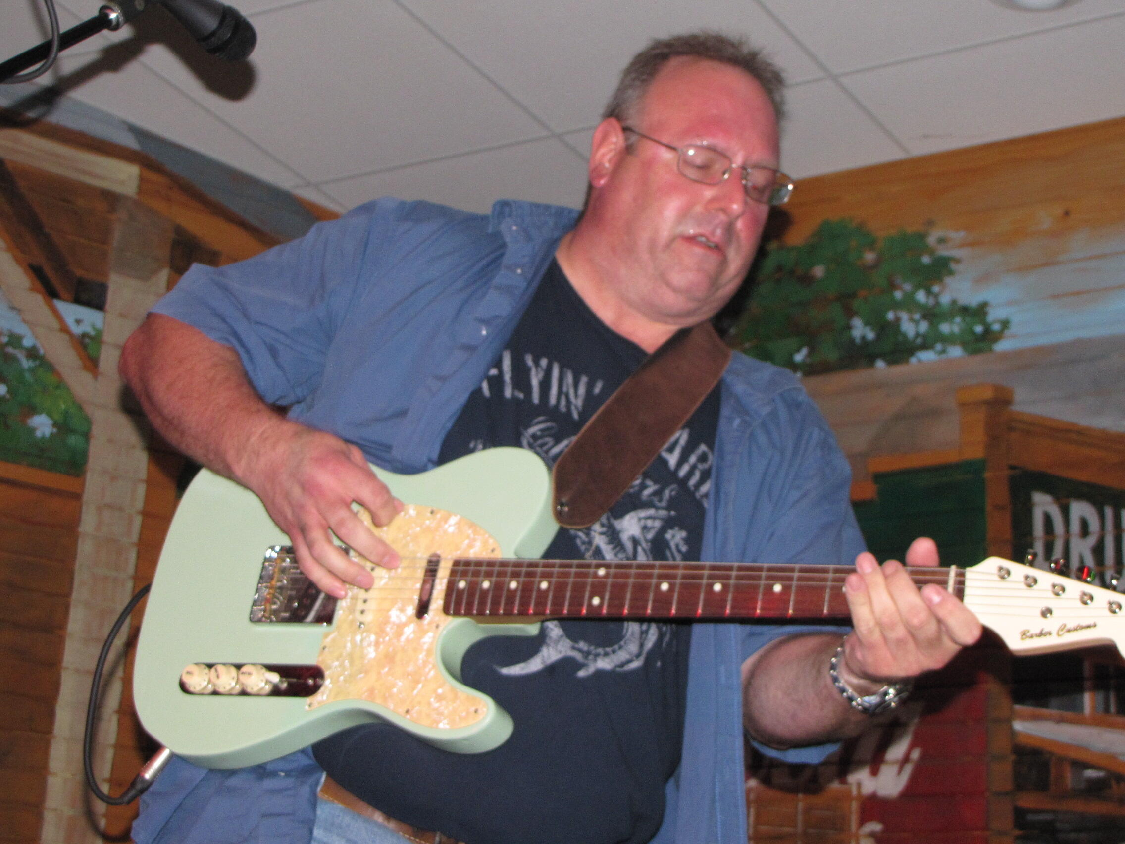 https://cdn.indiemusicreviews.net/images/shannon-baker-invigorates-listeners-with-his-heartfelt-country-and-folk-tunes.jpg