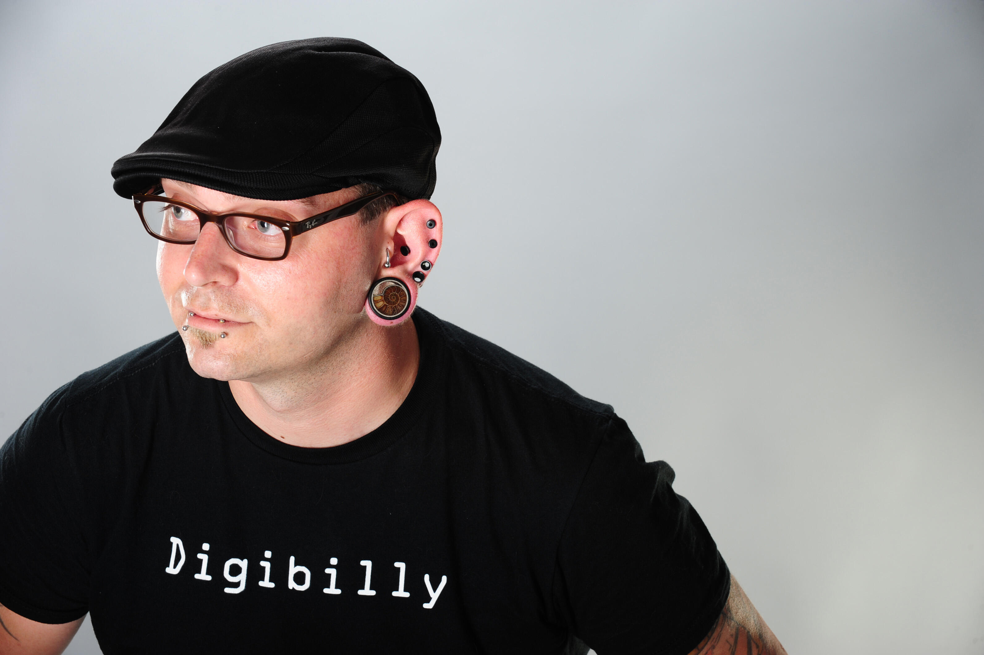 https://cdn.indiemusicreviews.net/images/the-dark-side-of-electronic-music-with-digibilly.jpg