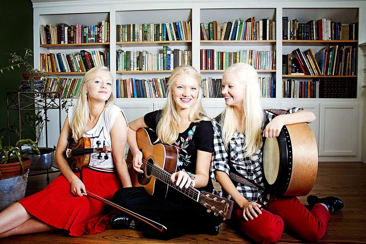 https://cdn.indiemusicreviews.net/images/the-gothard-sisters-falling-snow.jpg