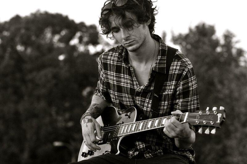 https://cdn.indiemusicreviews.net/images/the-next-alternative-rock-phenom-albert-garrett-and-the-bad-romantics.jpg