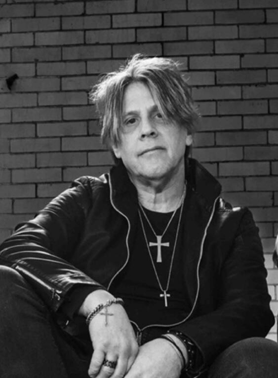 https://cdn.indiemusicreviews.net/images/tim-ajster-unveils-evolution-a-melodic-rock-journey-through-time-and-sound.jpg