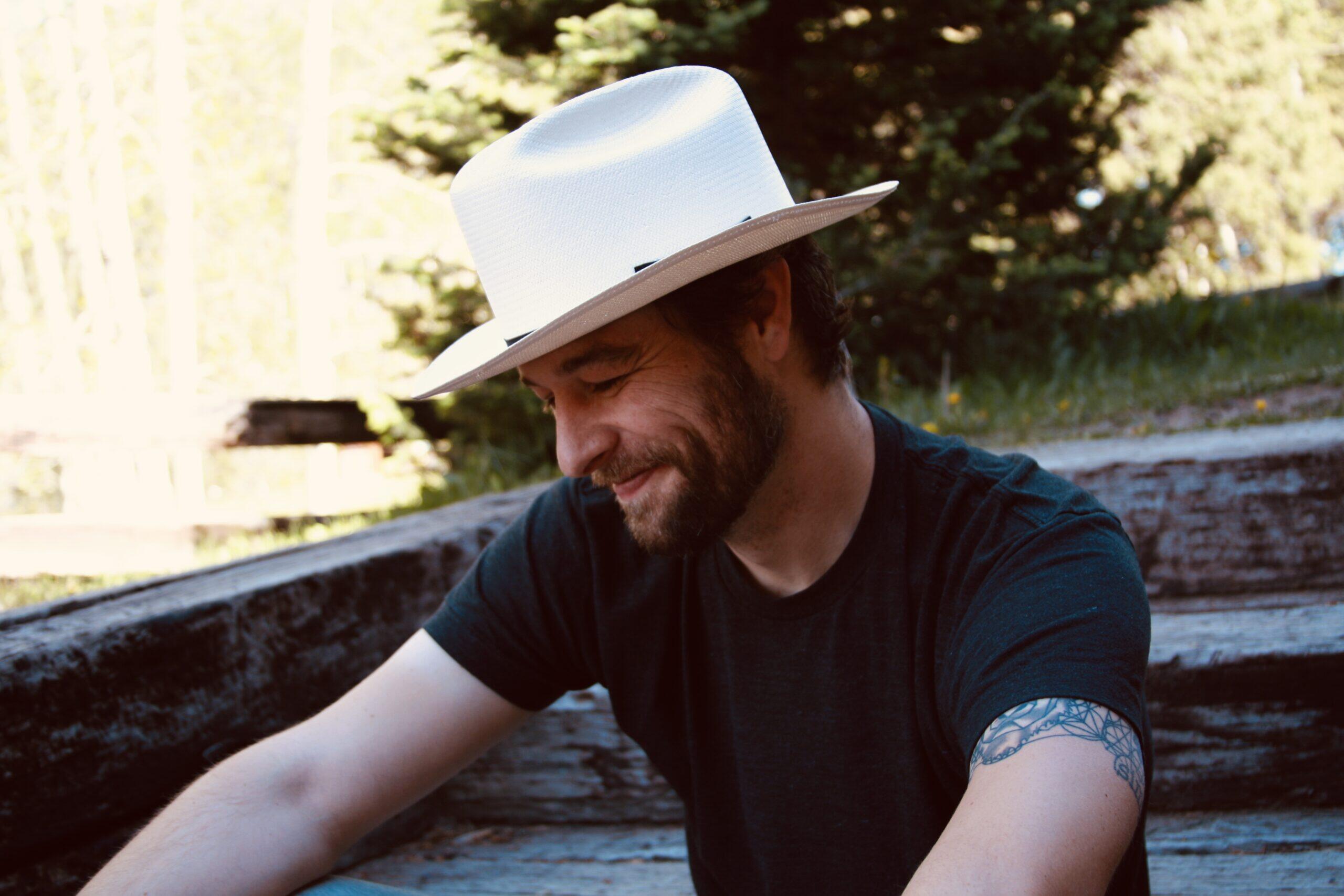 https://cdn.indiemusicreviews.net/images/up-and-coming-singer-brandon-birdwell-bares-his-heart-out-in-new-single-wasted-days-set-to-hit-the-stores.jpg