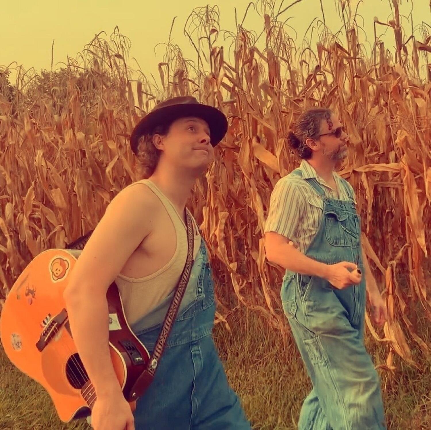 https://cdn.indiemusicreviews.net/images/war-panties-new-singles-delaware-cornfields-and-creaky-crooked-woman.jpg