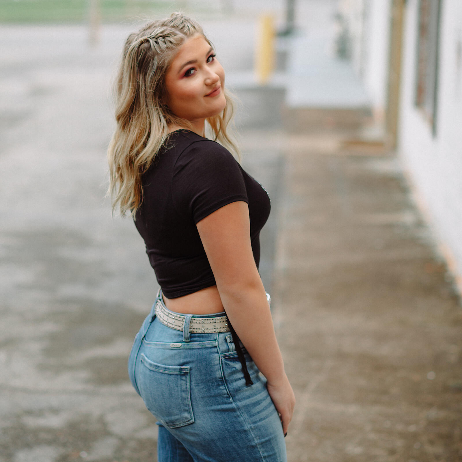 https://cdn.indiemusicreviews.net/images/weaving-connections-through-dynamic-and-memorable-pop-music-upcoming-star-ash-g-unveils-stirring-new-single.jpg