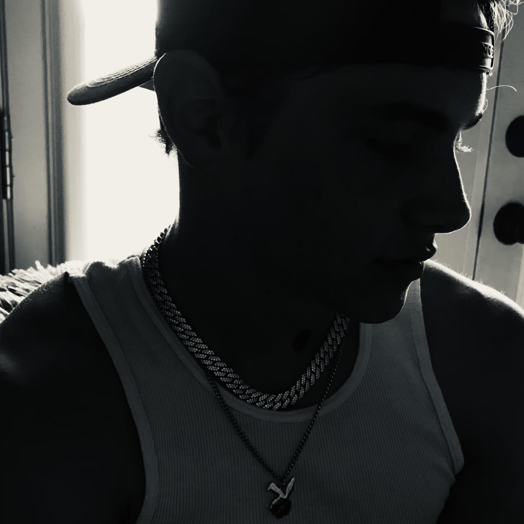 https://cdn.indiemusicreviews.net/images/weaving-connections-with-pop-tiktok-sensation-william-honea-amazes-with-new-single-warzone.jpg