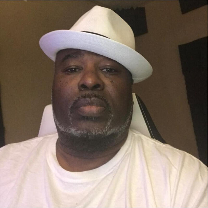 https://cdn.indiemusicreviews.net/images/where-old-school-meets-new-school-big-paul-e-unleashes-authentic-hip-hop-magic-with-new-single-looking-4-luv.jpg